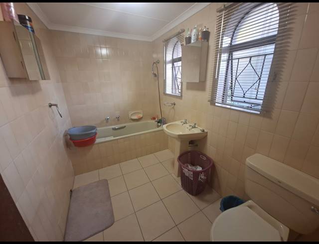 2 BEDROOM DUPLEX FOR SALE IN VAN RIEBEECK PARK
